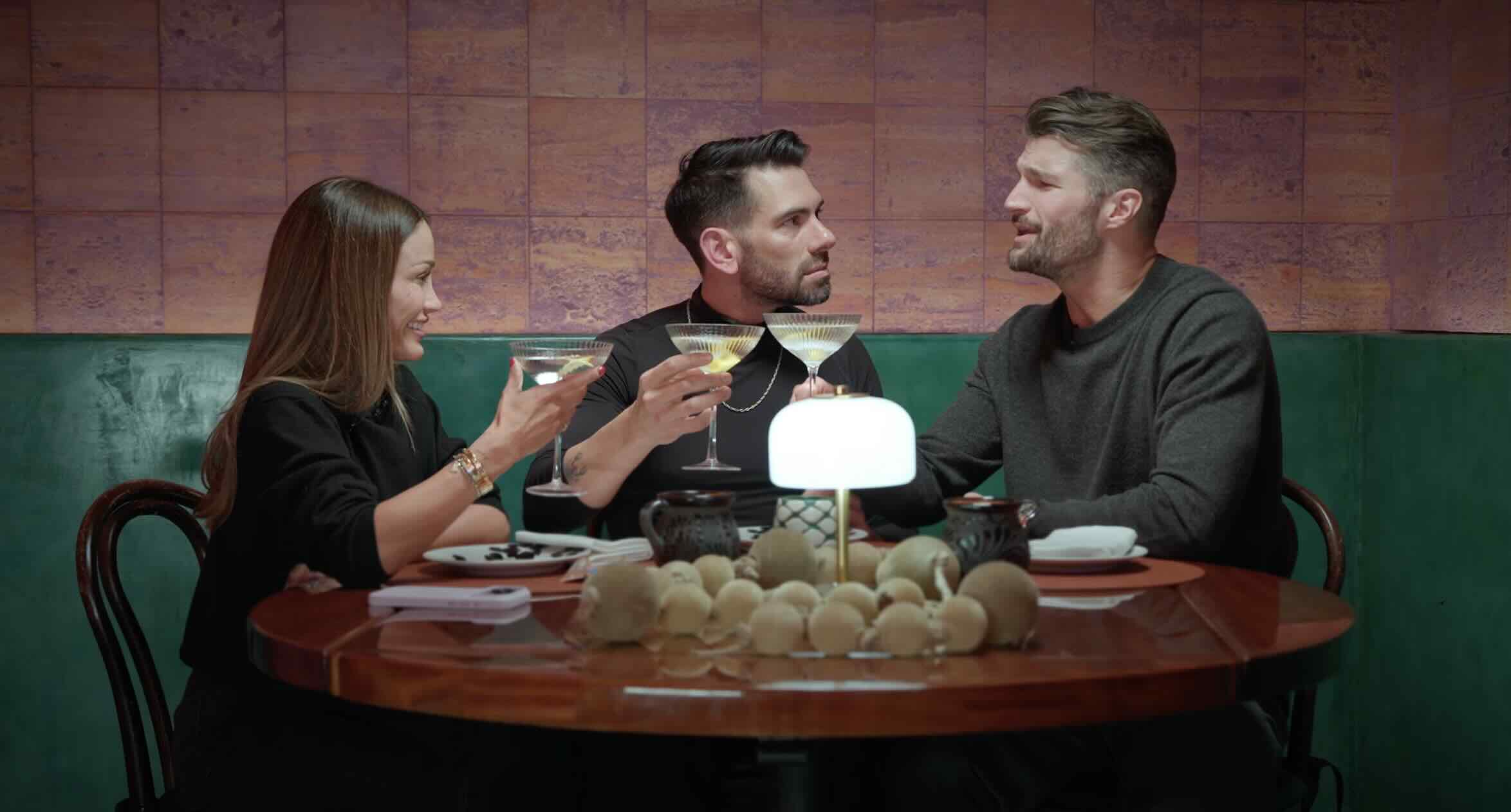 At the next table drinks come out