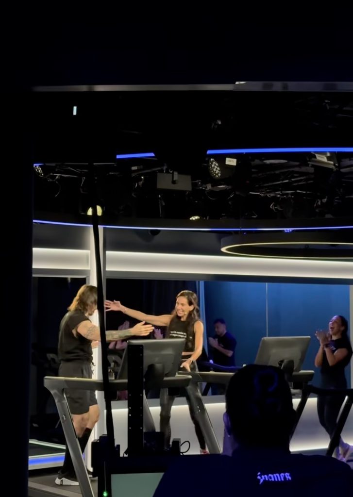Juanes Walk ends with Juanes and Mariana Fernández embracing as the crew cheers