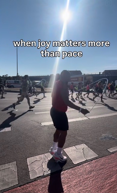 Peloton instructor races: Jeffrey McEachern rope skipping during the BMW Berlin Maratho