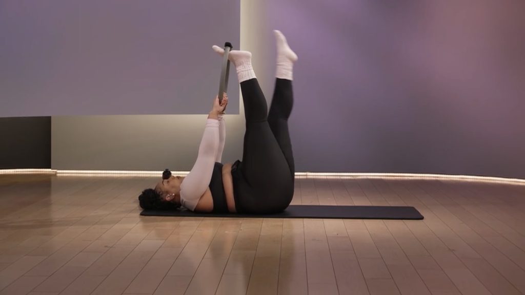 Ash Pryor Pilates class full body plan with lower body work, Hundreds, and roll up